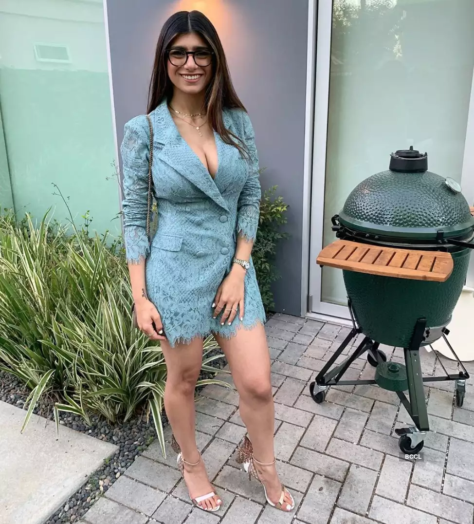 Best of Mia khalifa behind the scenes