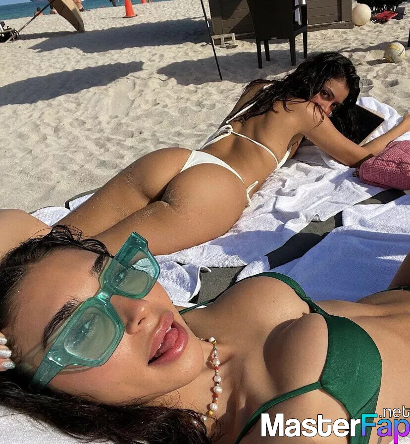 cris coquilla like kimberly nude cindy photo althea howell recommends free balling in public pic