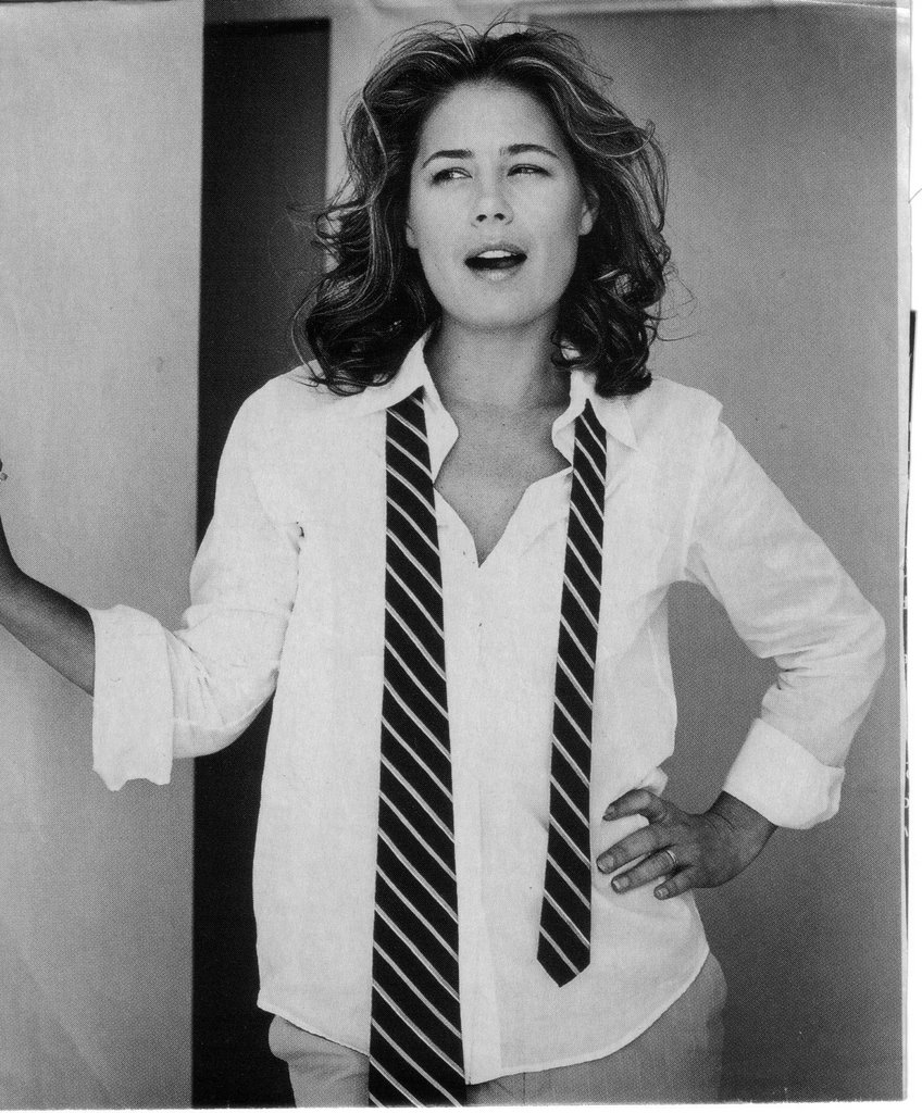 maura tierney sexy