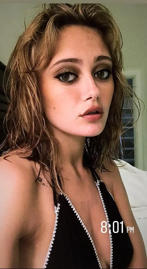 Ella Purnell Sexy girl russia