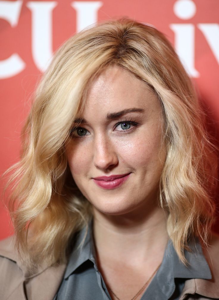 donna loonam recommends ashley johnson hot pic