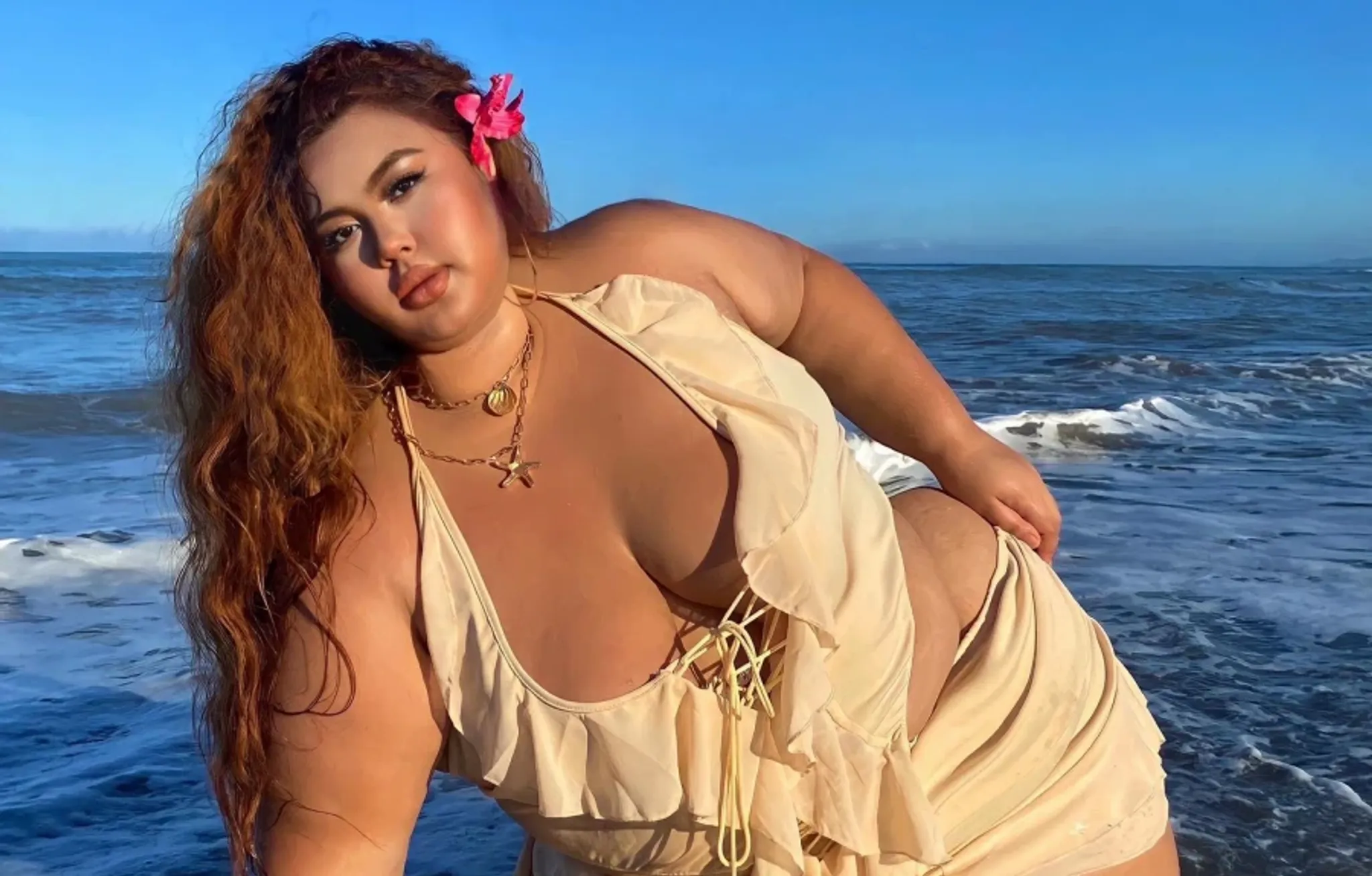 bonnie mccaffrey recommends Chubby Latina Riding