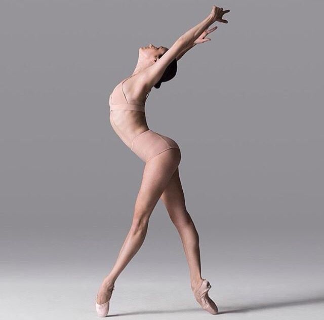 nude ballet dancers