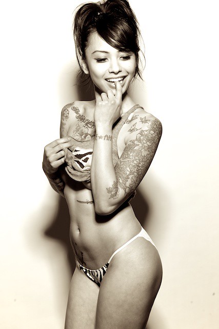 cheryl labarge recommends levy tran hot pic