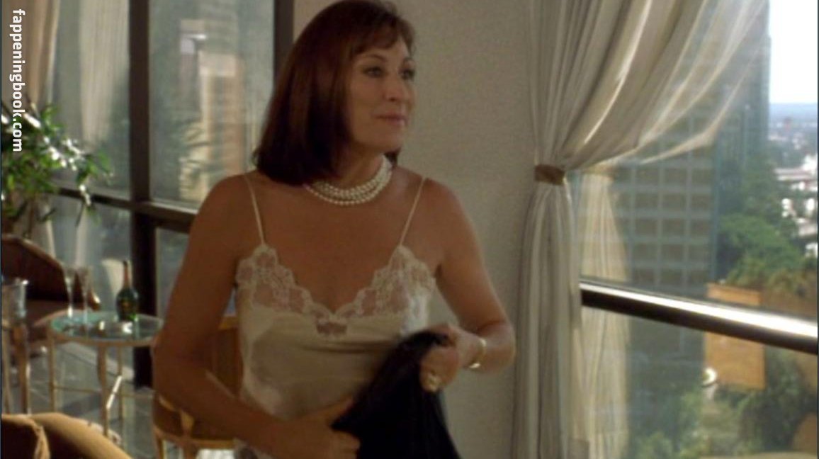 art gifford recommends Anjelica Huston Nude