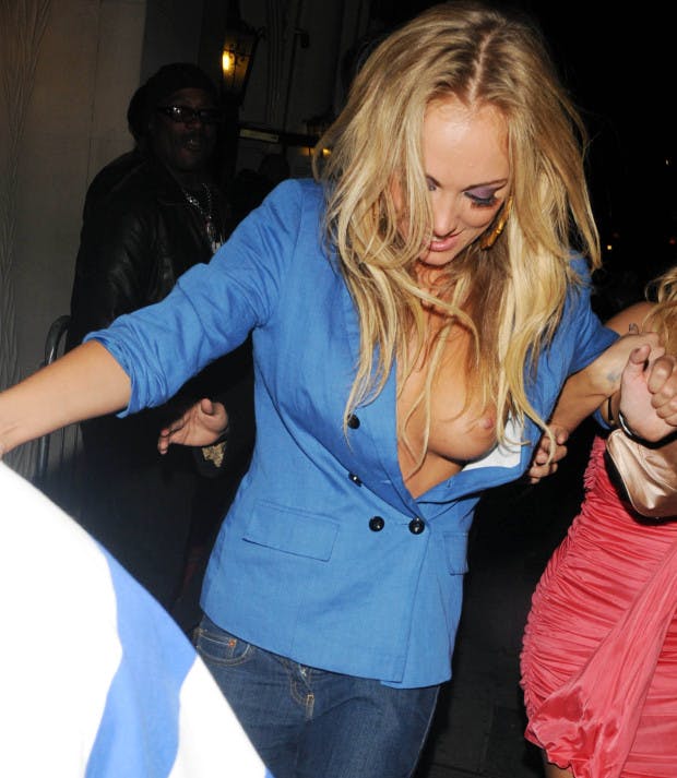 naked women mature andrea tuggle recommends celeb nipple slip pic