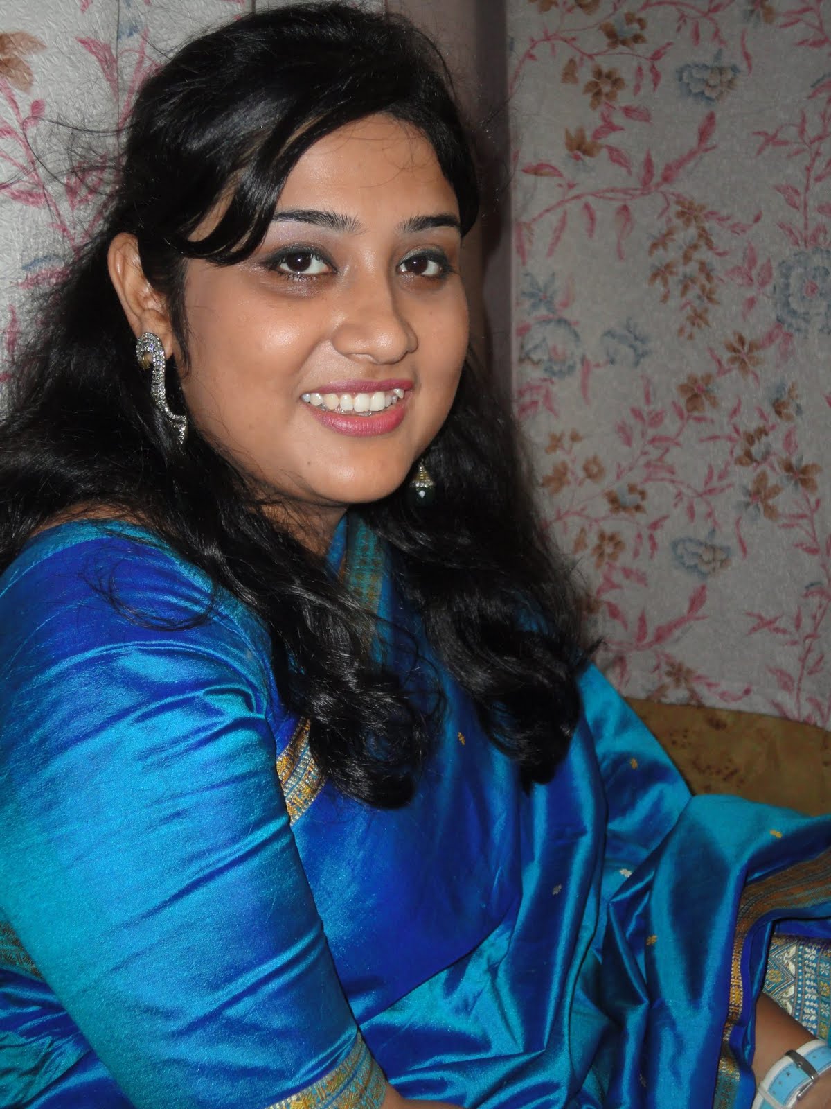 indian aunty handjob - british femdom cuckold jason love and lena the plug