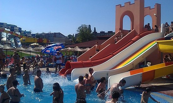 naked at water park - excogi busty alura jenson and tyler cruise