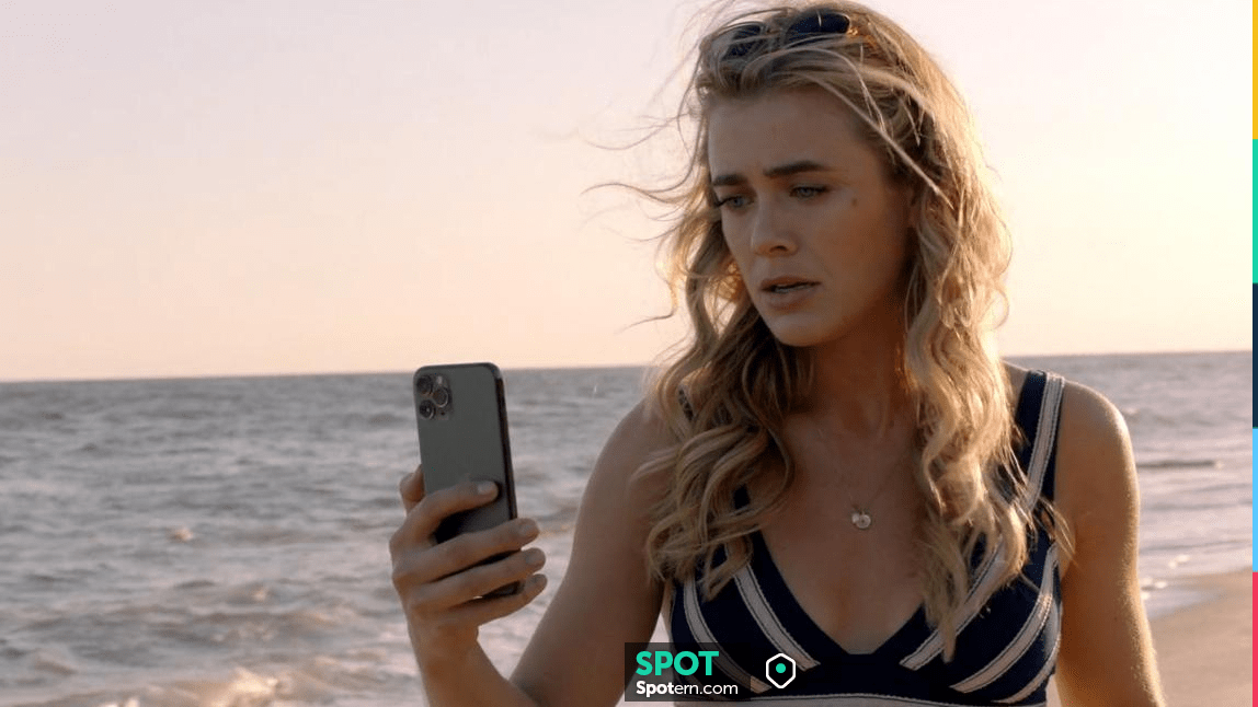 catherine hern recommends melissa roxburgh bikini pic