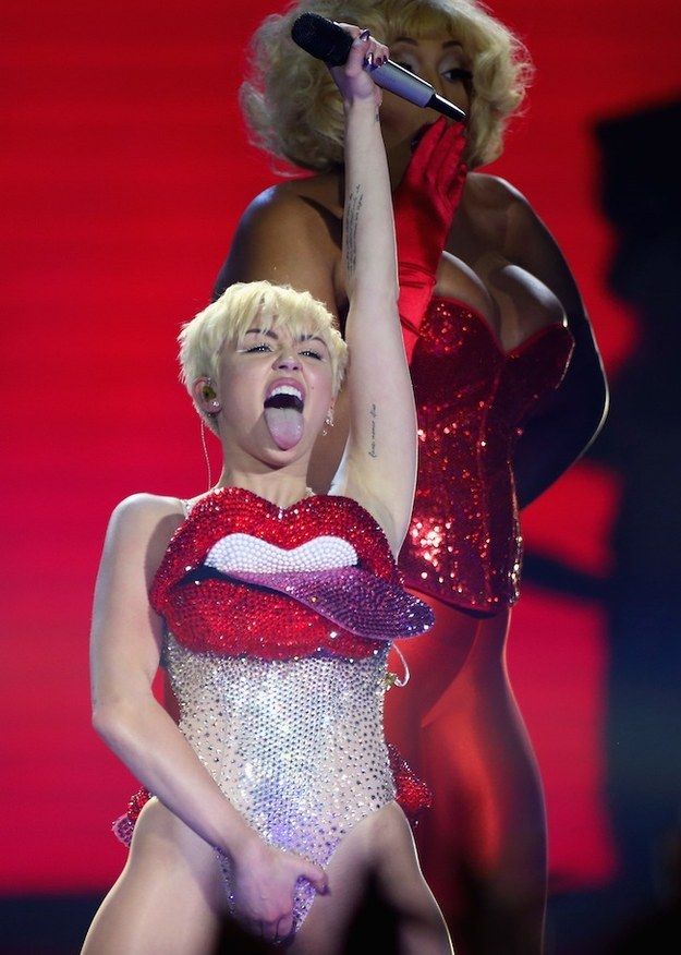 Best of anime futs arthur jolly share miley cyrus crotch photos photos