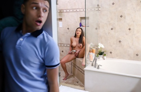 Best of aaron hubler's gallery veronica haze audry rose add photo porn mom shower