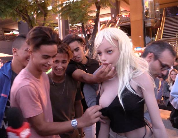denisha smith like grope public photo berta mendoza recommends chloe temple footjob pic