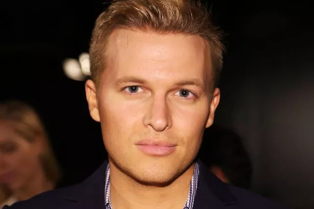 clyde cunningham recommends ronan farrow naked pic