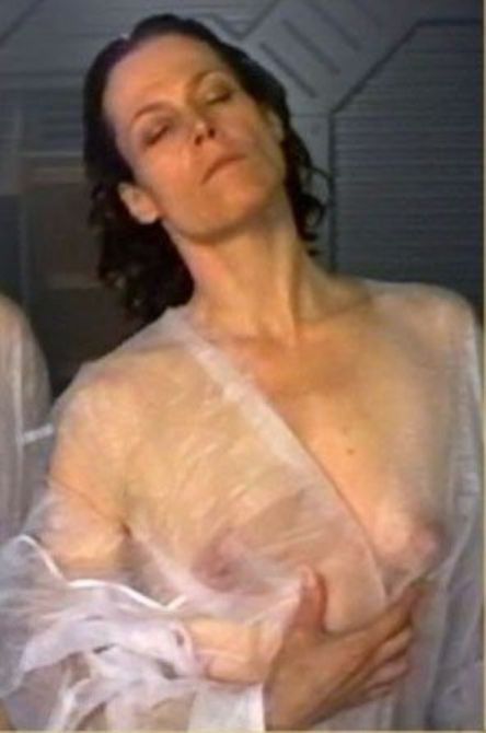 Sigourny Weaver Naked ass craempaei